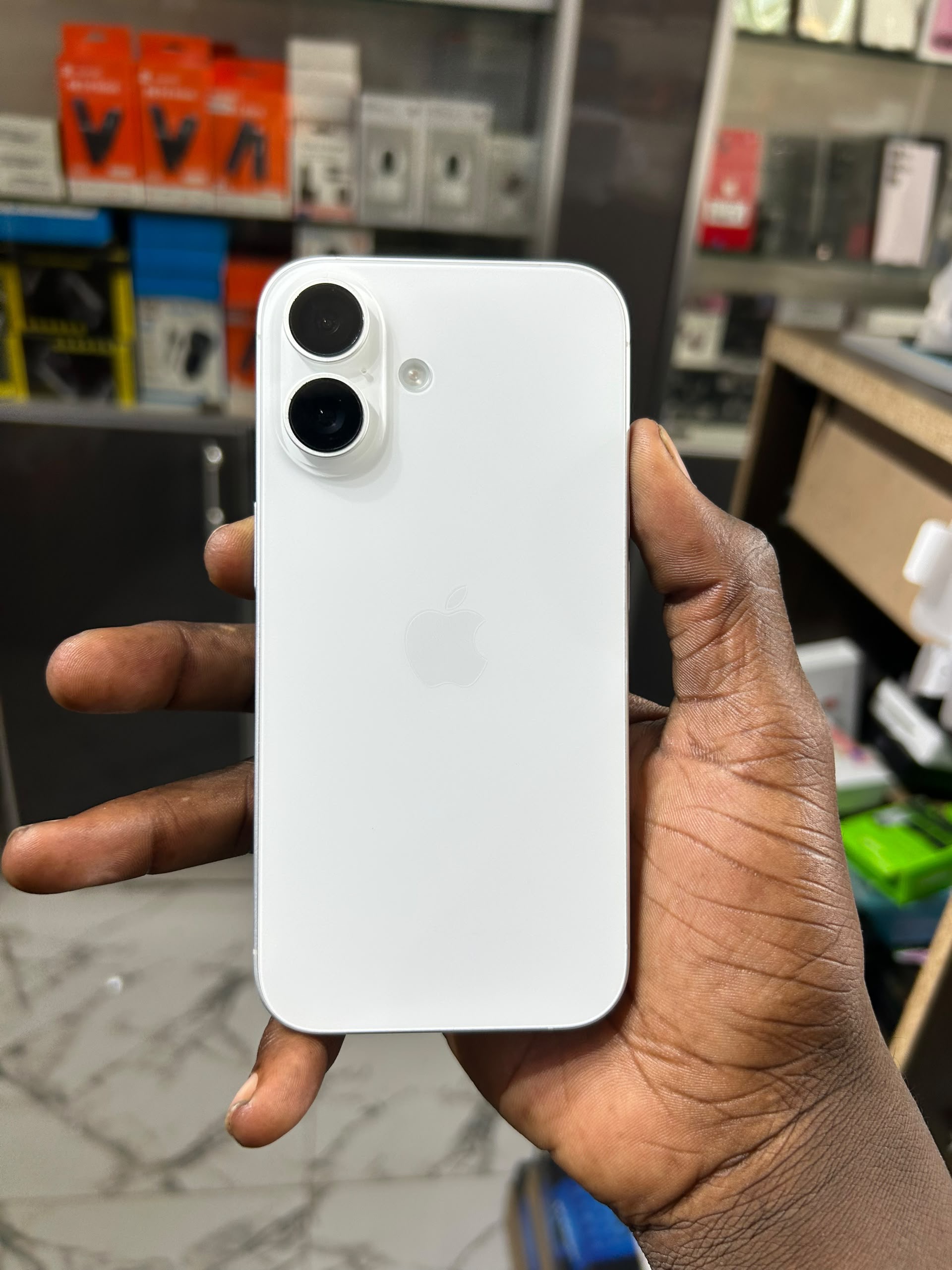 IPhone 16-128Go-Blanc